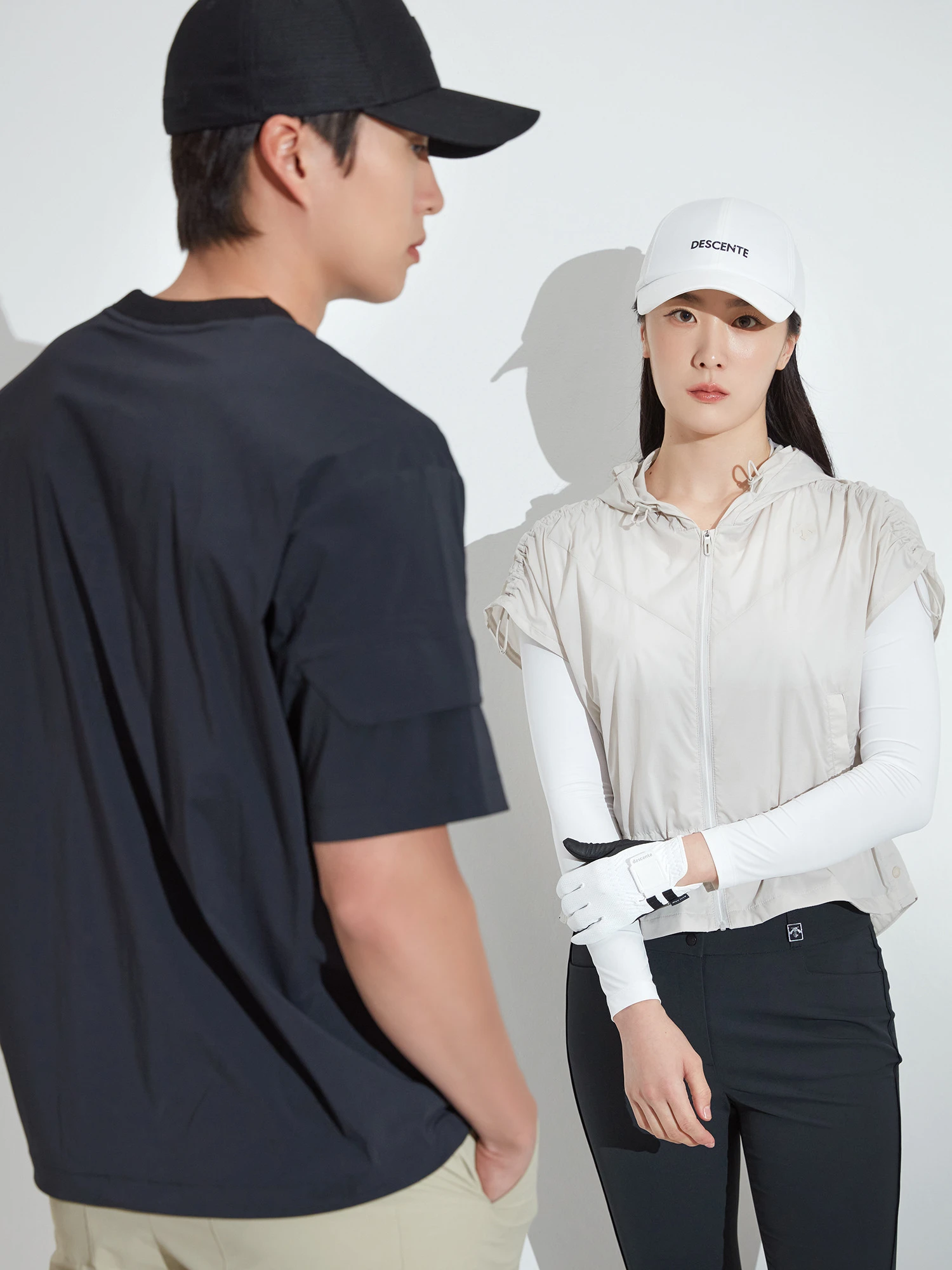 商品【预售商品15天发货】 DESCENTE|高尔夫系列女性网眼混合圆领内搭T恤 DP22WFIN45-BLKG,价格¥505,第4张图片详细描述