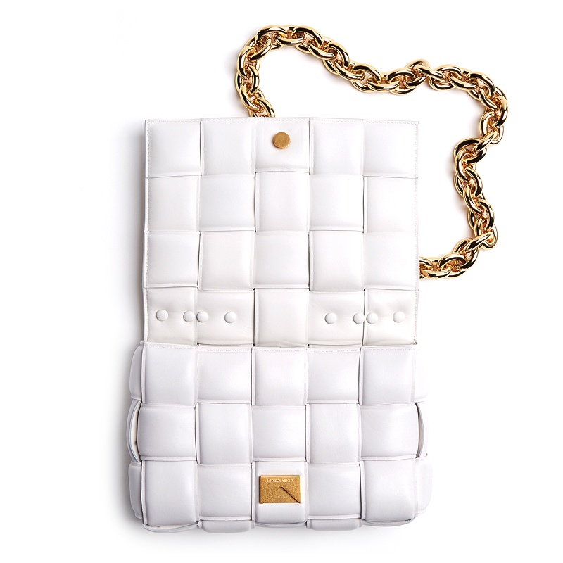 商品Bottega Veneta|【包税】Bottega Veneta/葆蝶家 经典款CHAIN CASSETTE系列 女士白色小羊皮编织链条单肩斜挎豆腐包631421VBWZ09143,价格¥31642,第4张图片详细描述