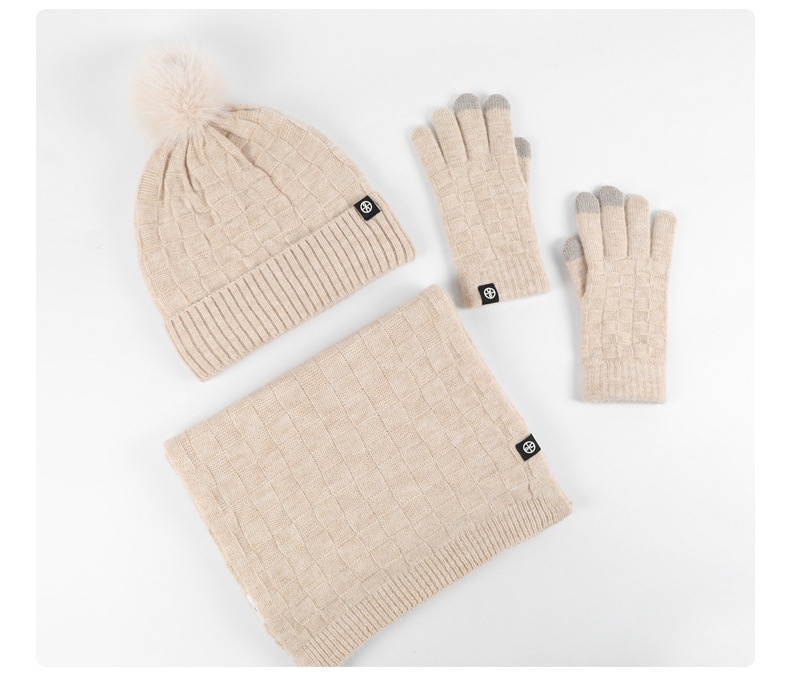 商品[国内直发] GLENVINTEN|格岚云顿英国品牌冬季围巾三件套加绒户外保暖毛球针织帽子围巾手套三件套装,价格¥186,第16张图片详细描述