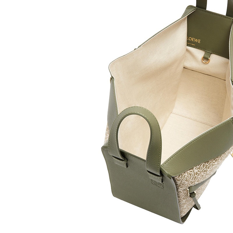 商品Loewe|Loewe/罗意威 22春夏新款Hammock系列 女士小号牛油果绿色提花布和牛皮革拼接可手提单肩斜挎吊床包 A538S35X43-4364,价格¥18769,第7张图片详细描述