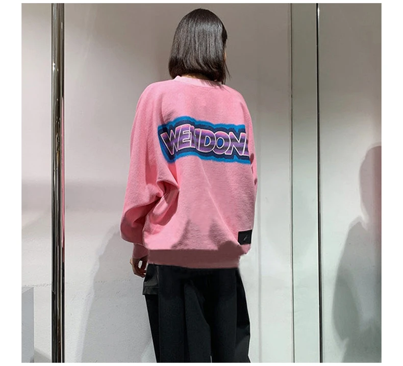 商品We11done|WE11DONE 女士荧光粉徽标圆领卫衣 WD-TS1-21-512-U-NP,价格¥810,第6张图片详细描述