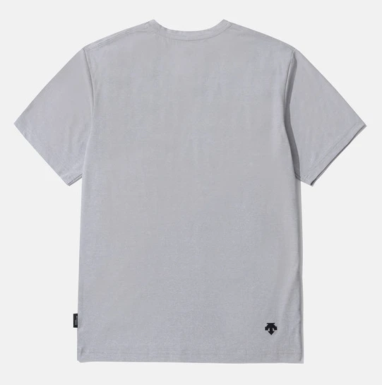 商品DESCENTE|【享贝家】ZY-迪桑特 夏季新款 速干透气运动训练上衣短袖T恤 男女同款 SO123UTS13,价格¥305,第14张图片详细描述