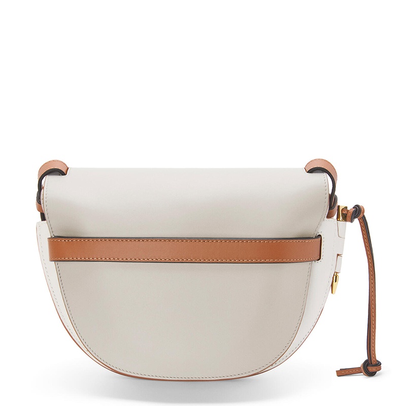 商品Loewe|LOEWE/罗意威 21春夏款 Gate系列 女士小号幽灵白/浅幽灵白柔软小牛皮徽标印花可调节肩带马鞍包A650T20X31-1784,价格¥16214,第4张图片详细描述