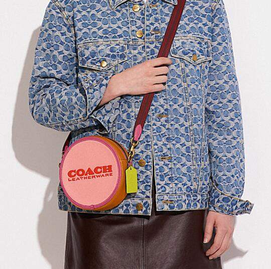 商品Coach|蔻驰女士撞色圆饼包单肩斜挎小号包CA098（香港仓发货）,价格¥943,第10张图片详细描述