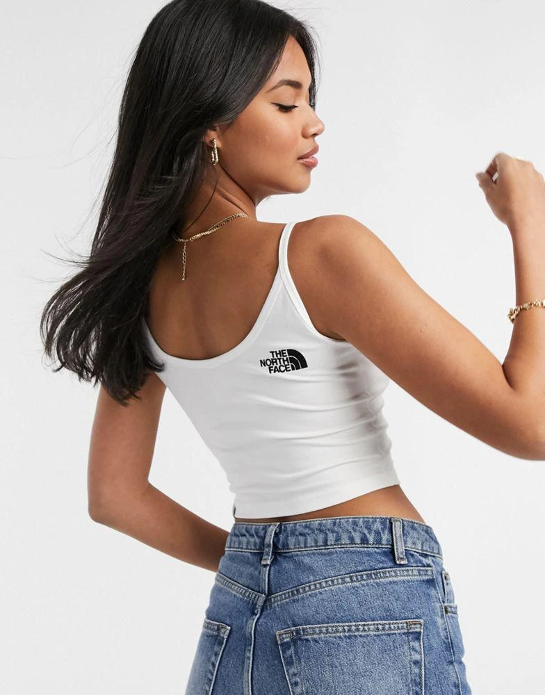 商品The North Face|The North Face Cropped tank top in white Exclusive at ASOS,价格¥108,第2张图片详细描述