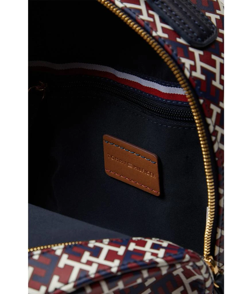 商品Tommy Hilfiger|Darcy Mini Dome Backpack Eu Mono PVC,价格¥561,第3张图片详细描述