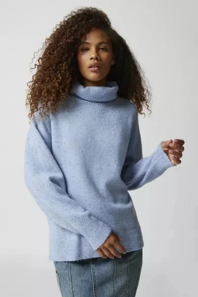 商品Urban Outfitters|UO Tinsley Oversized Turtleneck Sweater,价格¥113,第2张图片详细描述