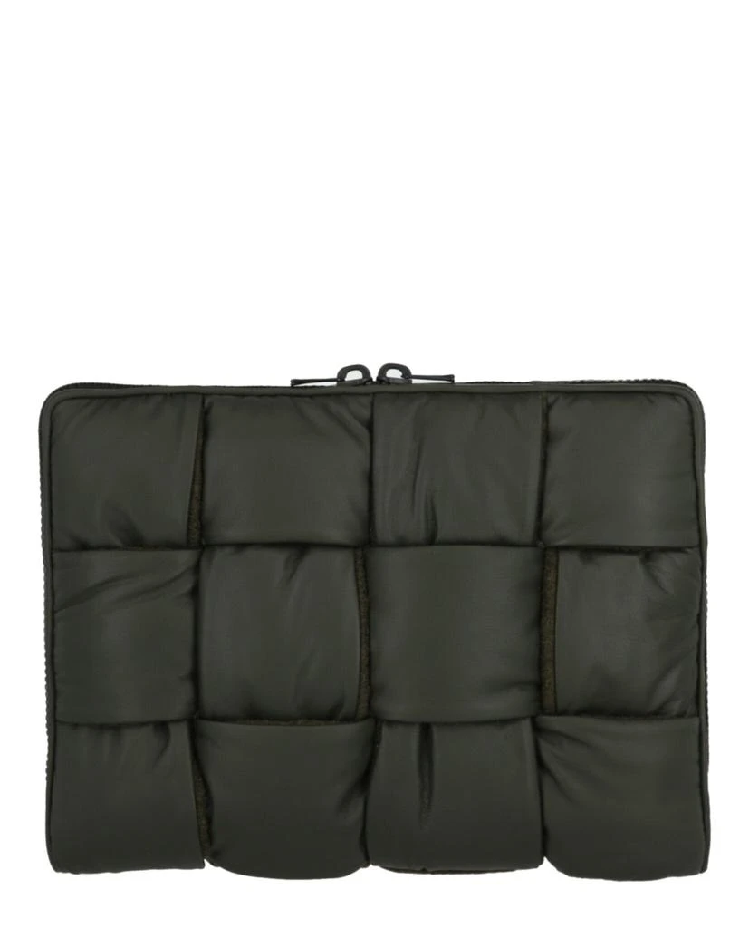 商品Bottega Veneta|Maxi Intrecciato Puffer Laptop Pouch,价格¥4199,第5张图片详细描述