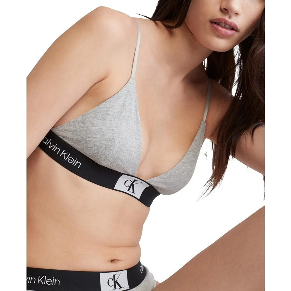 商品Calvin Klein|Women's 1996 Unlined Triangle Bralette QF7217,价格¥228,第3张图片详细描述