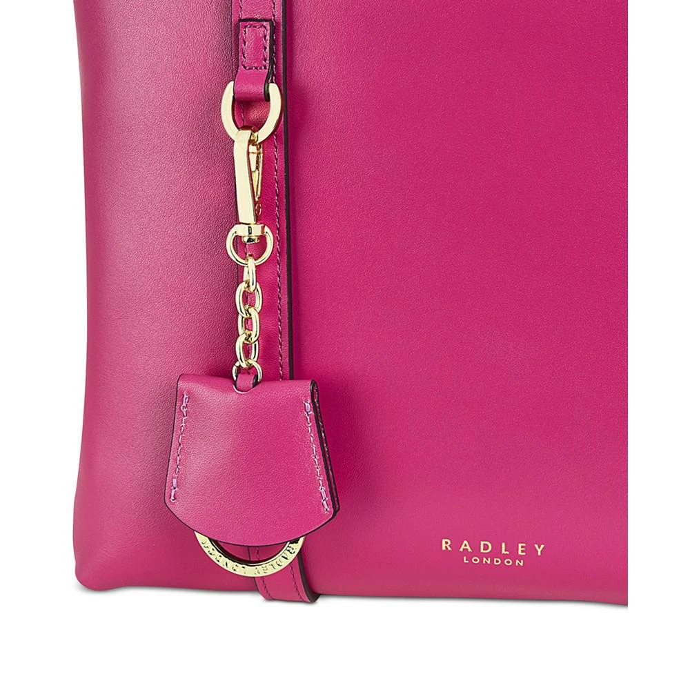 商品Radley|Women's Pockets 2.0 Medium Leather Ziptop Crossbody Bag,价格¥978,第2张图片详细描述