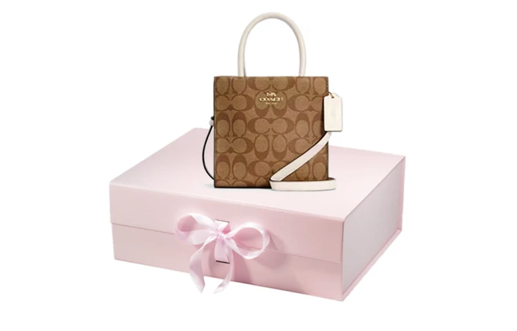 商品[国内直发] Coach|蔻驰 Cally 17 经典拼色老花 帆布配皮 纸袋包琴谱包托特包Tote包购物袋手提单肩斜挎包 迷你 女款 白色配棕色老花,价格¥1491,第11张图片详细描述