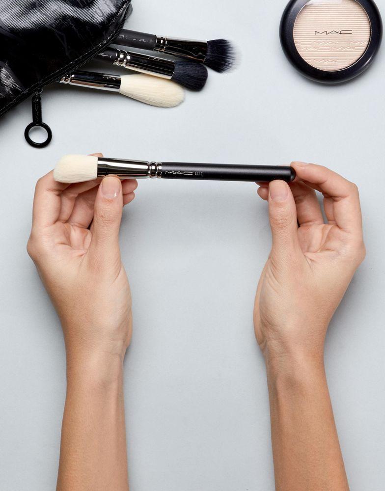 商品MAC|MAC 168S Large Angled Contour Brush,价格¥249,第4张图片详细描述