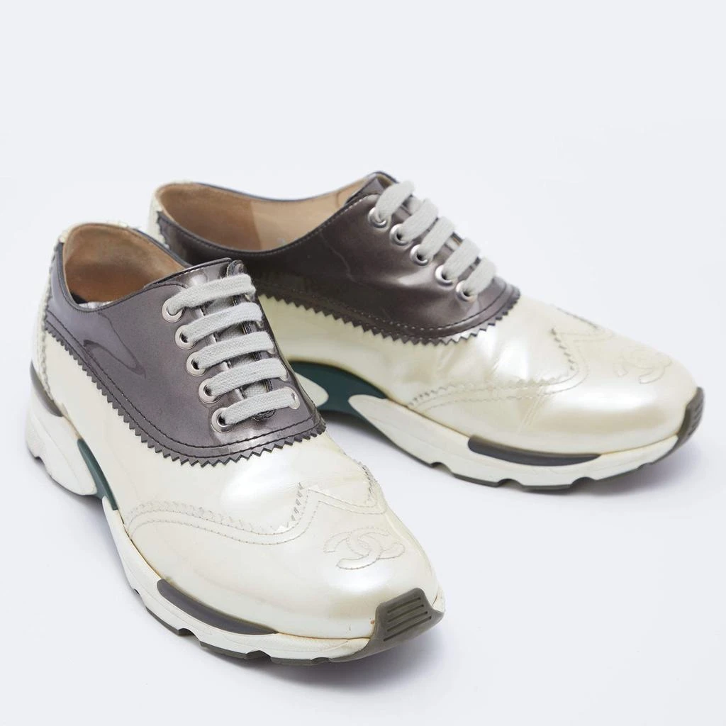 商品[二手商品] Chanel|Chanel Cream/Grey Patent Leather CC Oxford Sneakers Size 37.5,价格¥1694,第4张图片详细描述