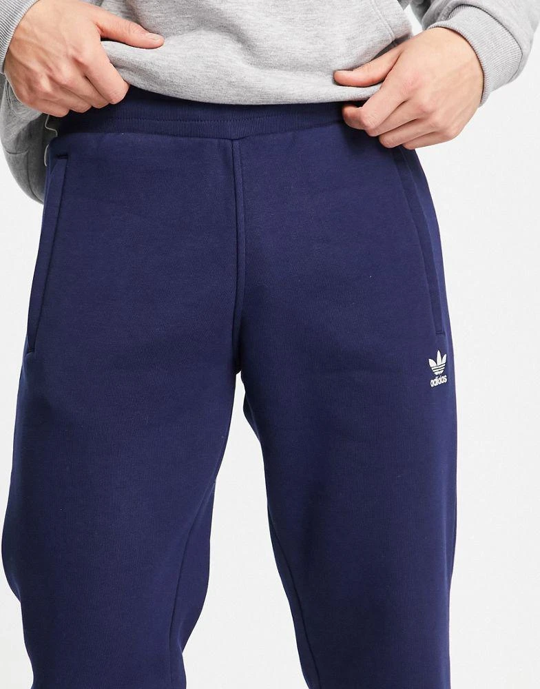 商品Adidas|adidas Originals Trefoil Essentials logo joggers in navy,价格¥425,第3张图片详细描述