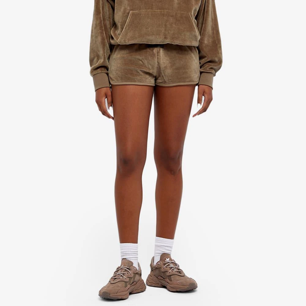 商品Essentials|Fear of God ESSENTIALS Velour Shorts - Wood,价格¥337,第2张图片详细描述