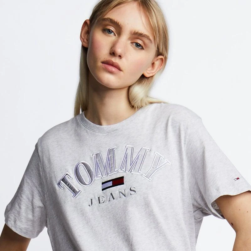 商品Tommy Hilfiger|Tommy Jeans Shortsleeve - Women T-Shirts,价格¥330,第4张图片详细描述