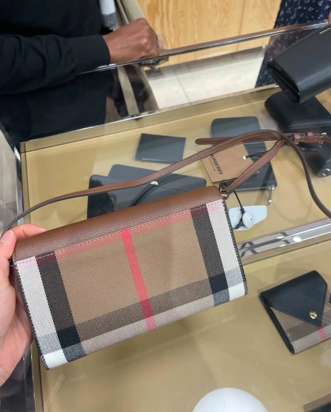 Burberry/博柏利 现货 女士棕色帆布配皮经典格纹斜挎包 80731581 商品