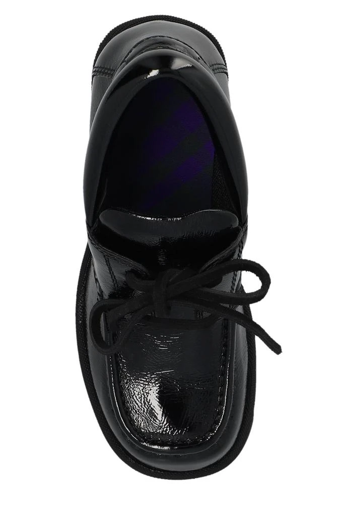 商品Burberry|Burberry Stride Logo Charm Lace-Up Loafers,价格¥5344,第4张图片详细描述