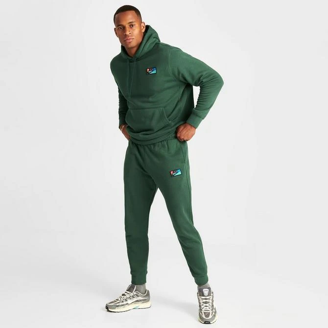 商品NIKE|Men's Nike Club Fleece Logo Patch Jogger Pants,价格¥403,第2张图片详细描述