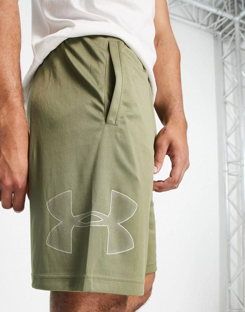 商品Under Armour|Under Armour Training tech shorts with side logo in khaki,价格¥210,第3张图片详细描述