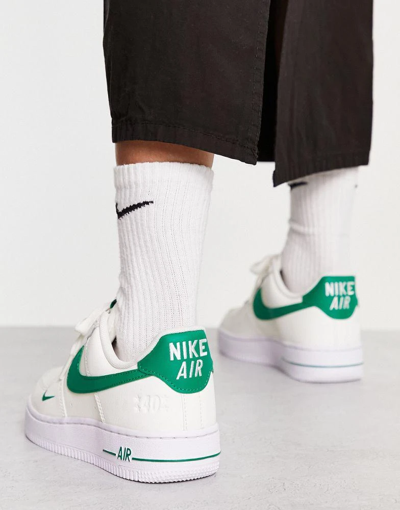 商品NIKE|Nike Air Force 1 '07 40th anniversary trainers in sail white and malachite green,价格¥1097,第2张图片详细描述