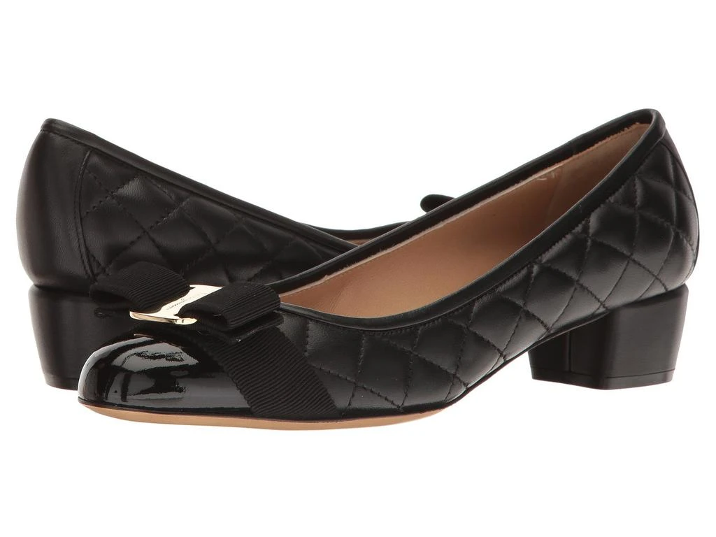 商品Salvatore Ferragamo|Vara Q 蝴蝶结菱格纹粗跟鞋,价格¥4799,第1张图片