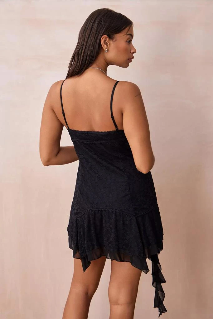 商品Kimchi Blue|Kimchi Blue Brielle Lace Asymmetrical Mini Dress,价格¥536,第4张图片详细描述