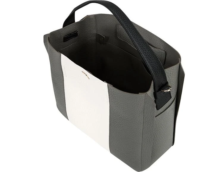 商品Furla|Capriccio 中号流浪包,价格¥2413,第4张图片详细描述