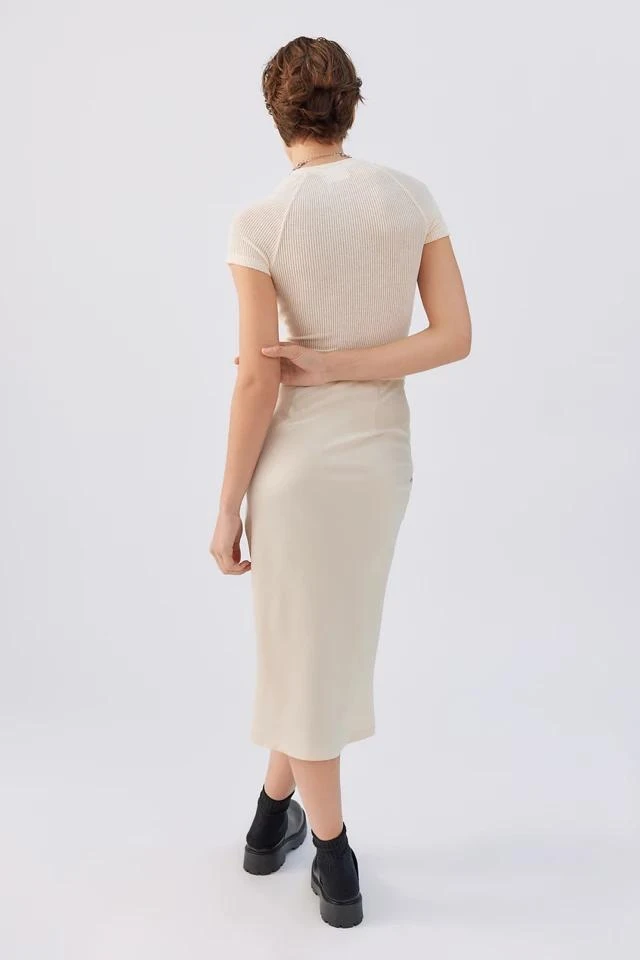 商品Urban Outfitters|UO Edy Satin Midi Skirt,价格¥265,第3张图片详细描述