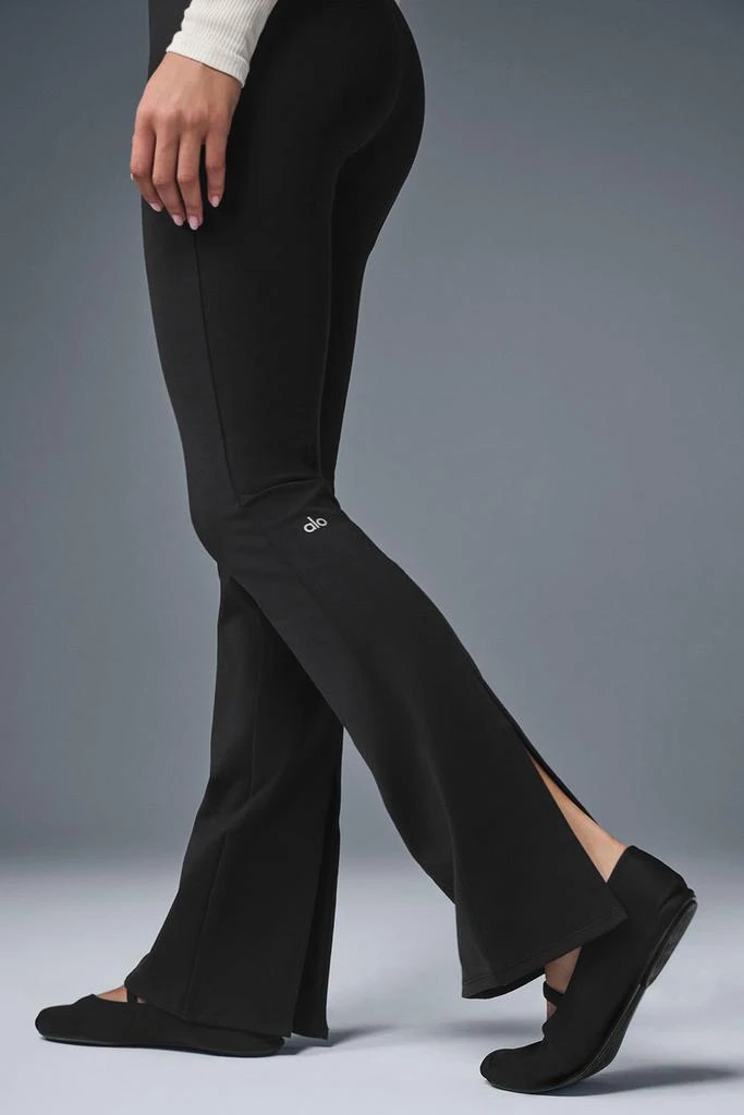 商品Alo|Airbrush High-Waist Kick-Back Legging - Black,价格¥810,第3张图片详细描述