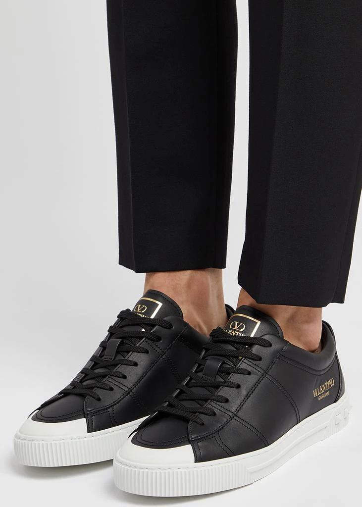 商品Valentino|Valentino Garavani City Planet black leather sneakers,价格¥2627,第5张图片详细描述