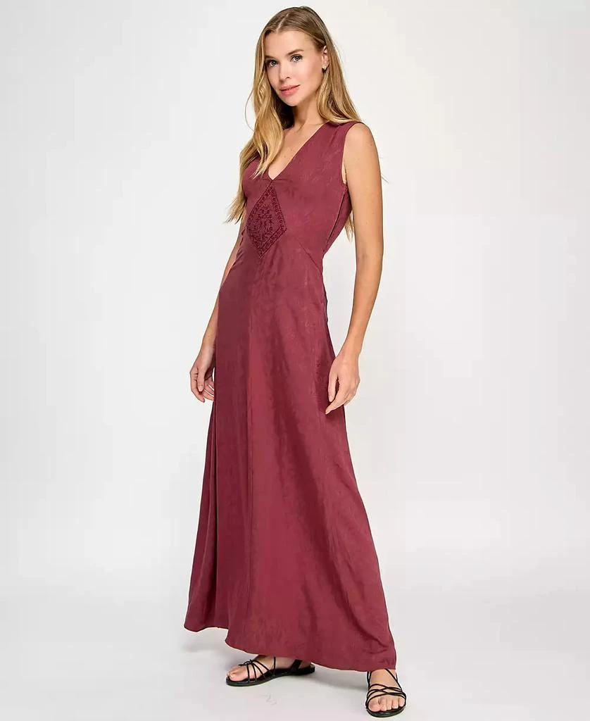 商品SENI & CADE|Juniors' Jacquard Embroidered Sleeveless Maxi Dress,价格¥511,第3张图片详细描述