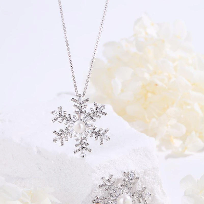 商品Classicharms|Silver Pavé and Pearl Snowflake Brooch Necklace Set,价格¥642,第2张图片详细描述