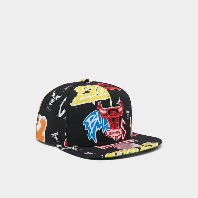 商品Mitchell and Ness|Mitchell & Ness Chicago Bulls NBA Sticker Pack Hardwood Classics Snapback Hat,价格¥186,第2张图片详细描述