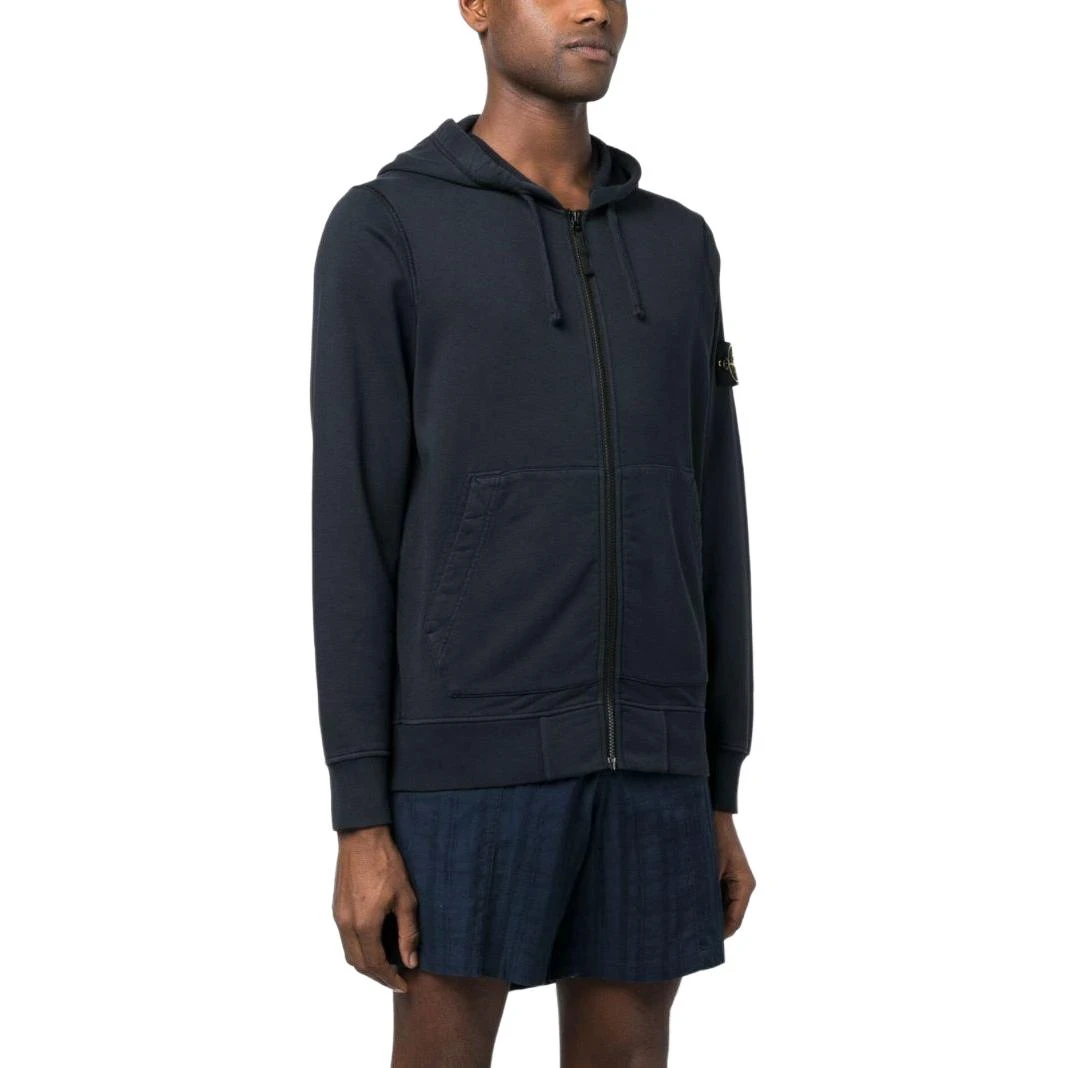 商品[国内直发] Stone Island|石头岛 SS23 纯色Logo微标连帽开衫卫衣 男款 海军蓝色,价格¥3997,第3张图片详细描述