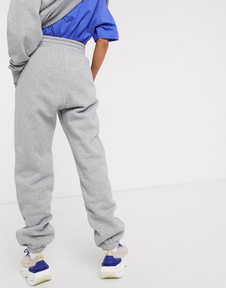 Nike mini Swoosh oversized joggers in grey商品第2张图片规格展示