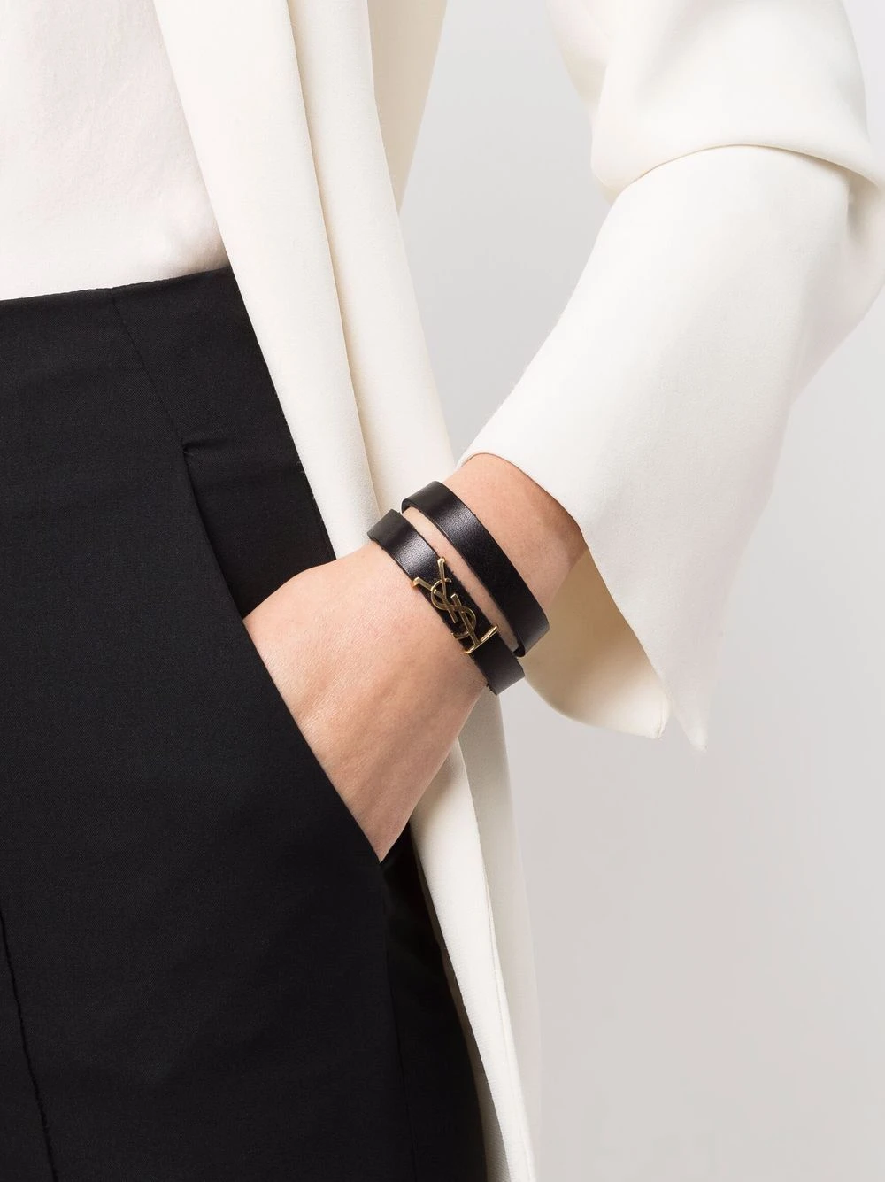 商品【商品预售7天】 Yves Saint Laurent|Yves Saint Laurent 女士手链手镯 6465580IH0J1000-0 黑色,价格¥1742,第5张图片详细描述