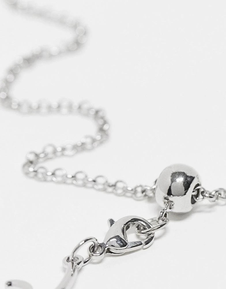 商品Reclaimed Vintage|Reclaimed Vintage unisex drippy necklace with heart pendant in silver,价格¥127,第2张图片详细描述