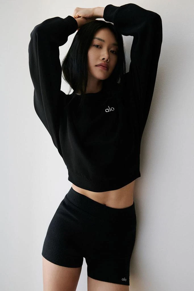 商品Alo|Cropped Accolade Crewneck - Black,价格¥906,第1张图片