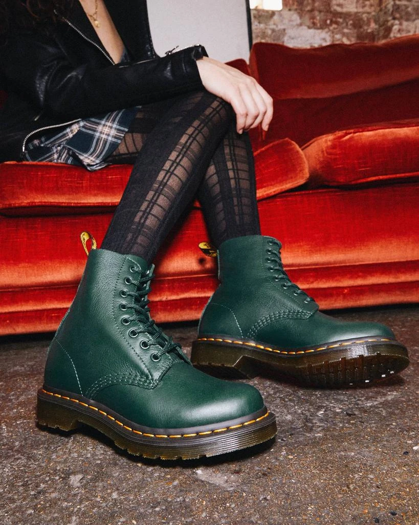 Dr. Martens Women's 1460 Pascal Virginia Leather Boots 商品