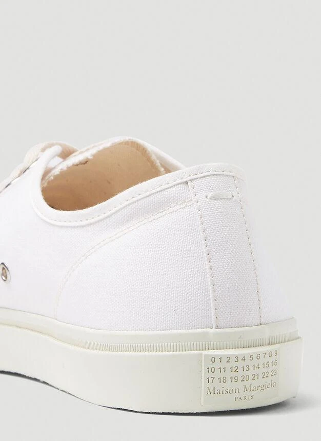 Tabi Low Top Sneakers in White 商品