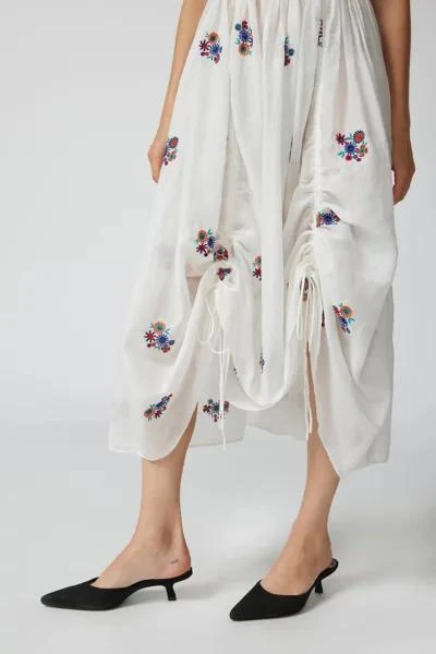 商品Urban Outfitters|UO Blaine Embroidered Floral Midi Dress,价格¥304,第3张图片详细描述