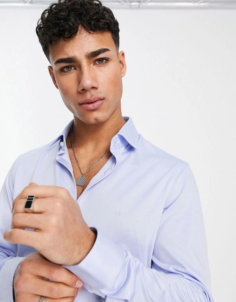 商品Calvin Klein|Calvin Klein slim shirt in blue,价格¥622,第3张图片详细描述