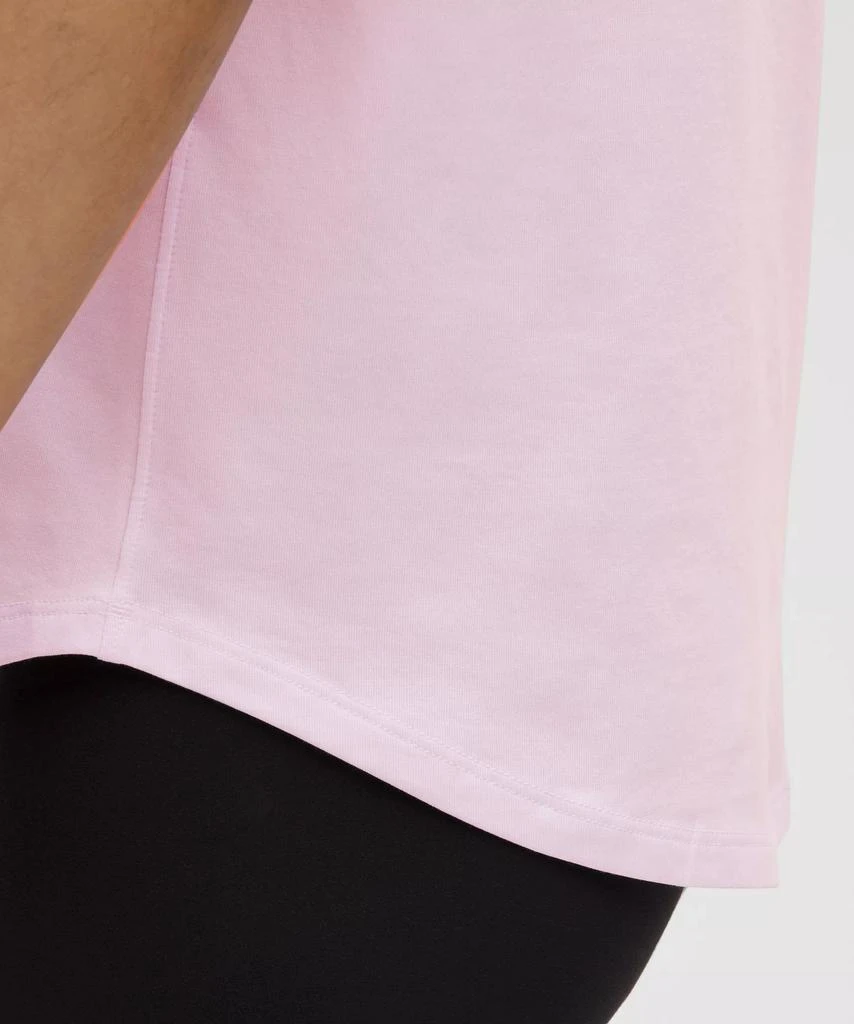 Love Curved-Hem Crewneck T-Shirt 商品