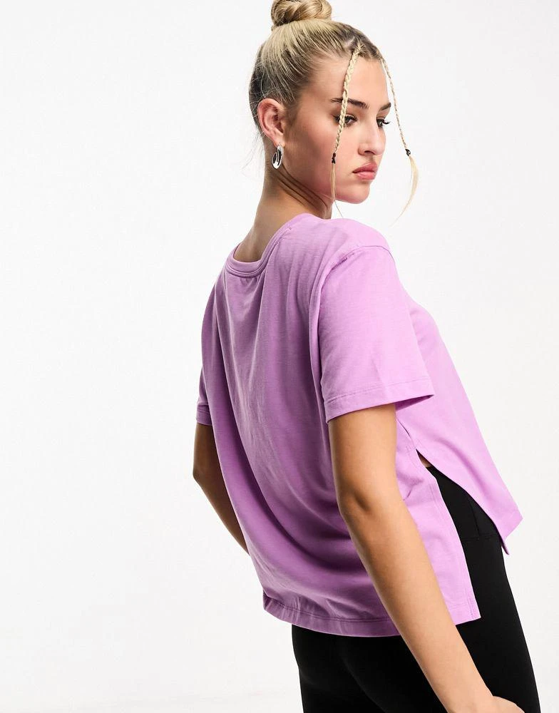 商品NIKE|Nike Yoga Dri-Fit short sleeve t-shirt in purple,价格¥327,第3张图片详细描述