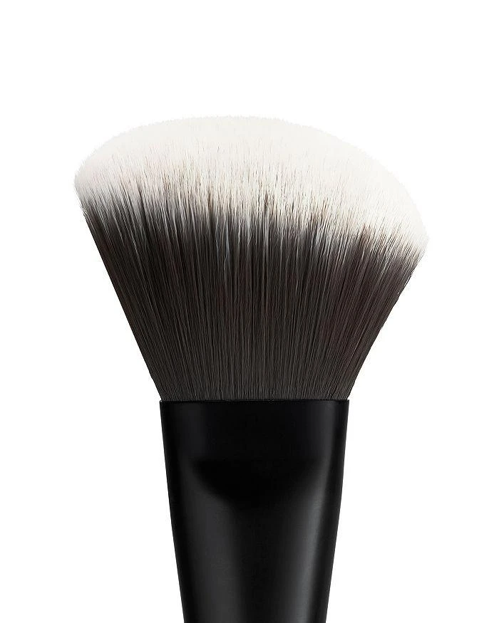 商品Lancôme|Angled Brush for Precise Blush Application #6,价格¥313,第2张图片详细描述