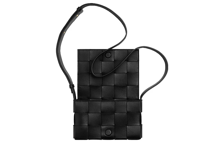 商品[国内直发] Bottega Veneta|葆蝶家 CASSETTE 15格Intreccio编织磁扣开合 羔羊皮革 豆腐包相机包单肩斜挎包 小号 女款 黑色,价格¥14746,第5张图片详细描述