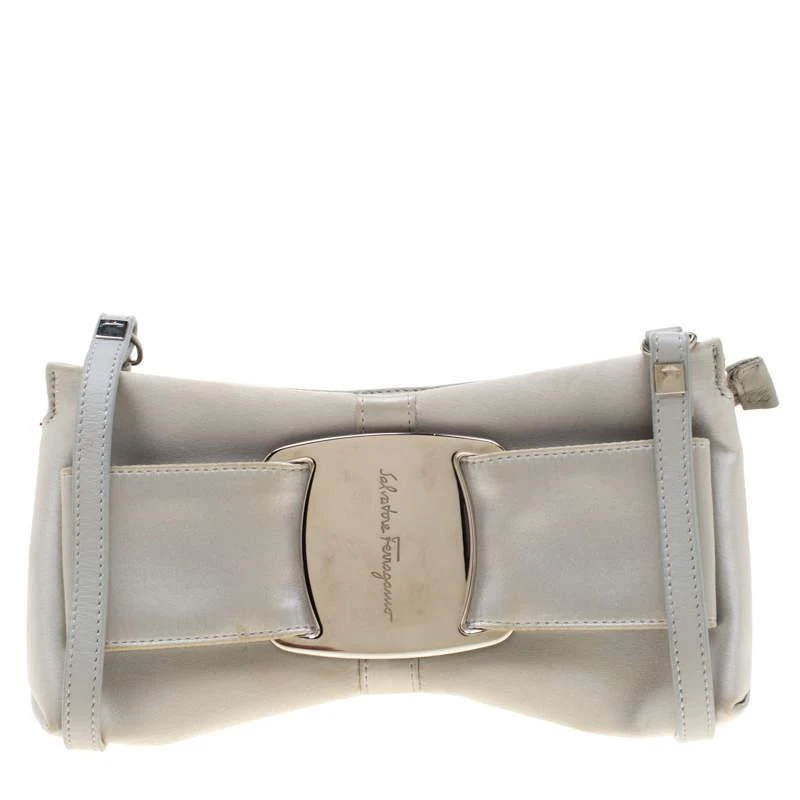 商品[二手商品] Salvatore Ferragamo|Salvatore Ferragamo Silver Satin and Leather Bow Crossbody Bag,价格¥805,第1张图片