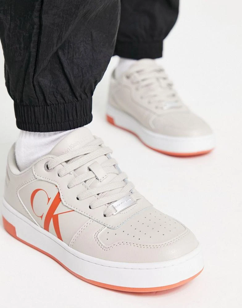 商品Calvin Klein|Calvin Klein Jeans basket leather trainers in eggshell,价格¥530,第3张图片详细描述