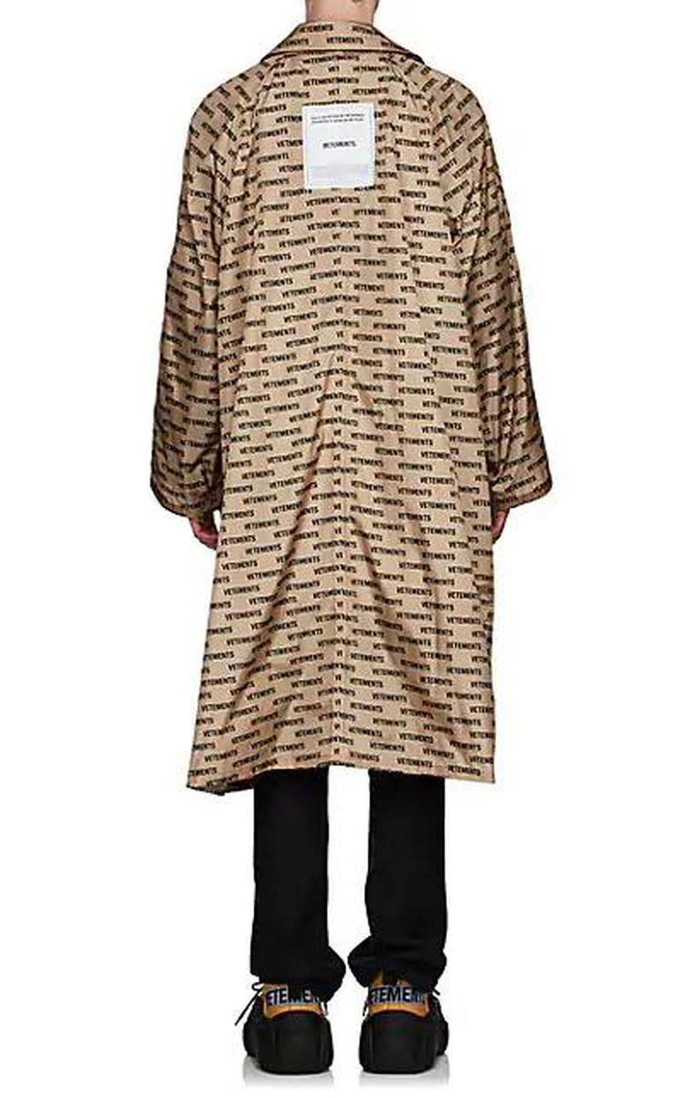 商品Vetements|Monogram Oversized Raincoat,价格¥5522,第3张图片详细描述